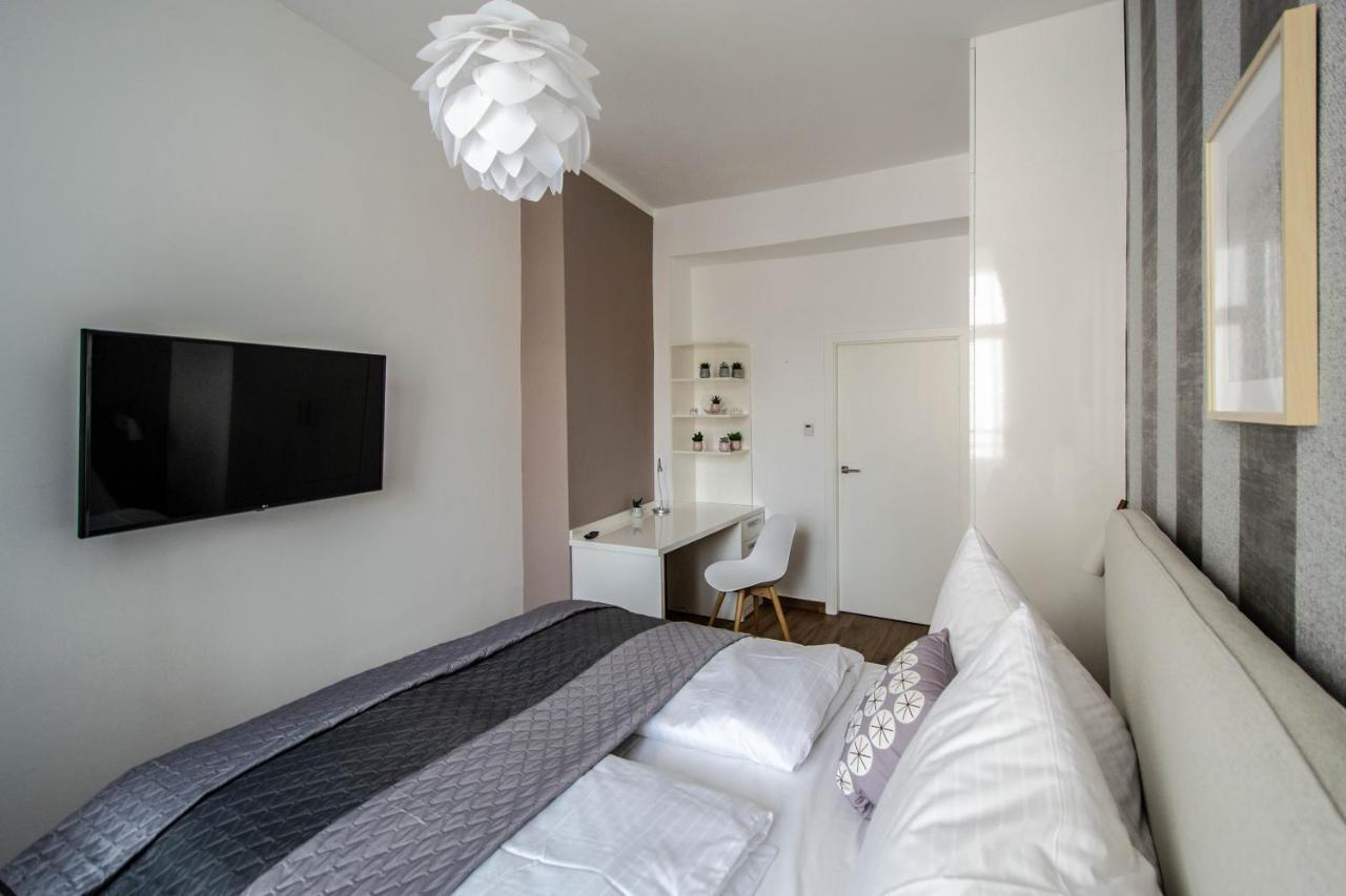 Executive Bright Apt. By Ruterra * Prag