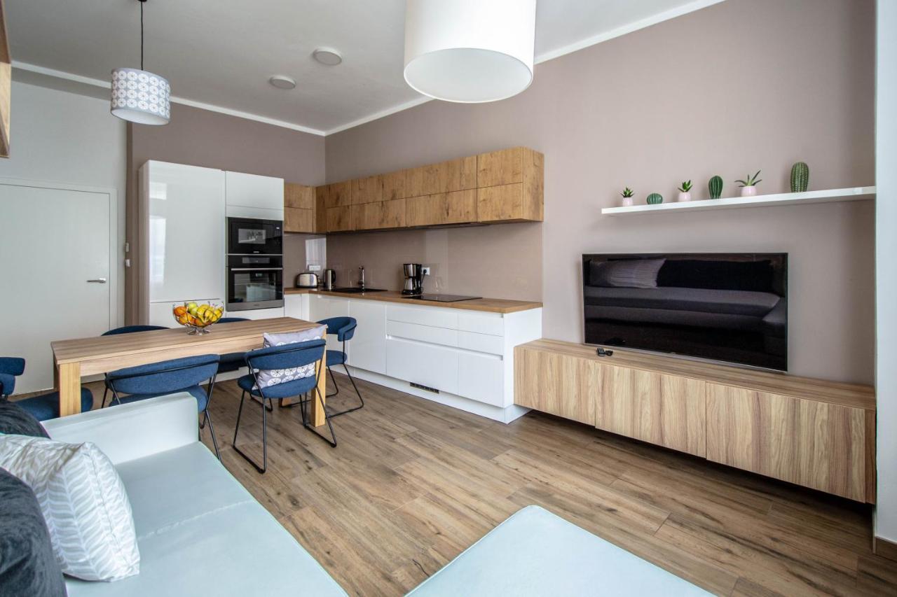 Executive Bright Apt. By Ruterra Prag