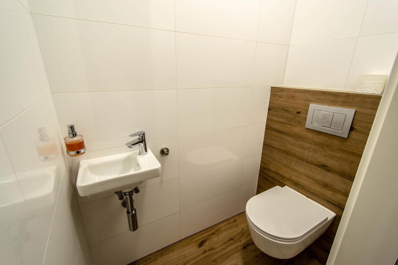 Apartment Executive Bright Apt. By Ruterra Prag